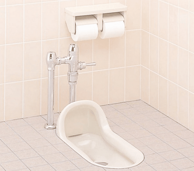 bồn cầu ngồi xổm bị nghẹt