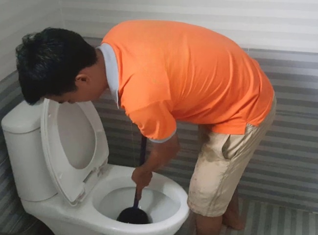 Thông bồn cầu quận 10 Hòa Phát nhiều chương trình khuyến mãi